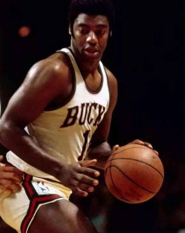 波士顿红袜宣布聘请特里·弗兰克纳担任主帅，正是他带领红袜打破了魔咒